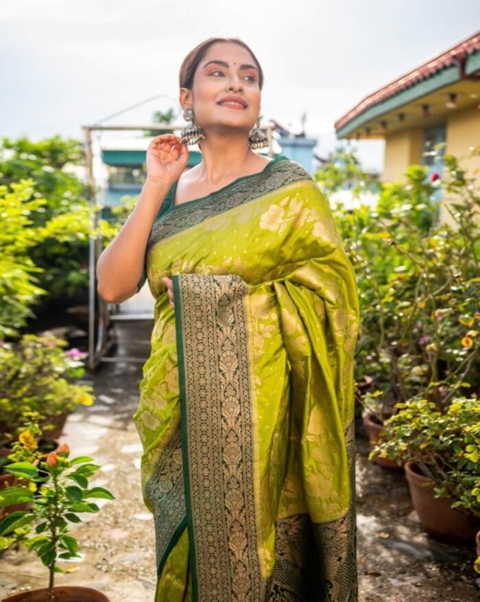 Women Floral Woven Saree with Contrast Border - Image 3