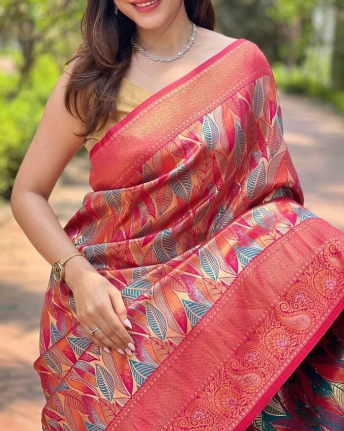 Women Zari Woven Kanchipattu Saree with Blouse Piece - Image 3