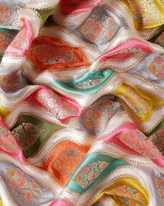 Women Zari Woven Saree with Contrast Border - Image 6