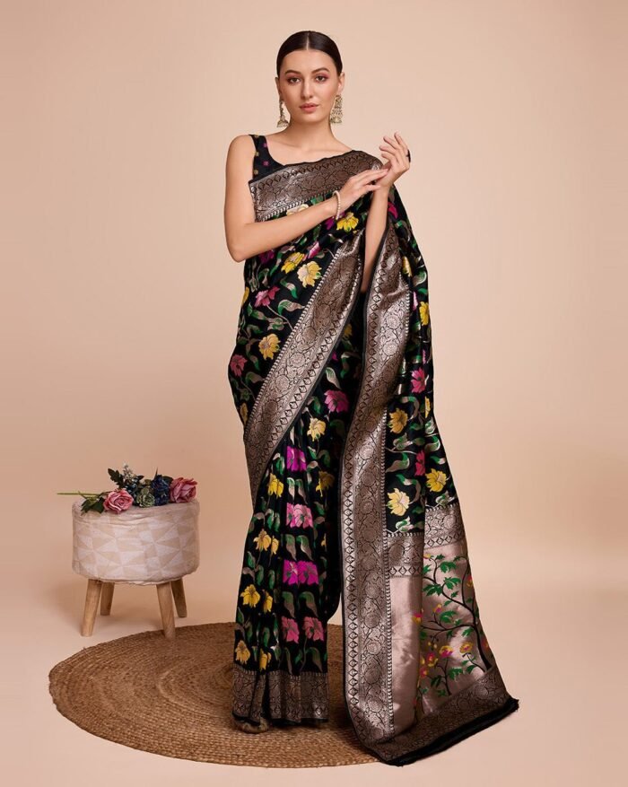 Women Floral Print Saree - Image 4