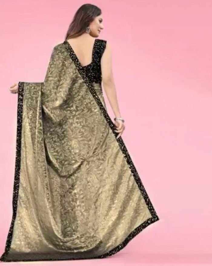Women Leaf Print Saree with Contrast Border - Image 3