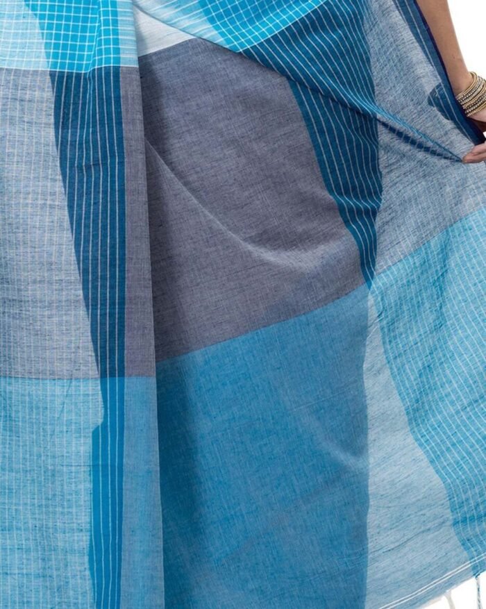 Women Printed Saree with Contrast Border - Image 3