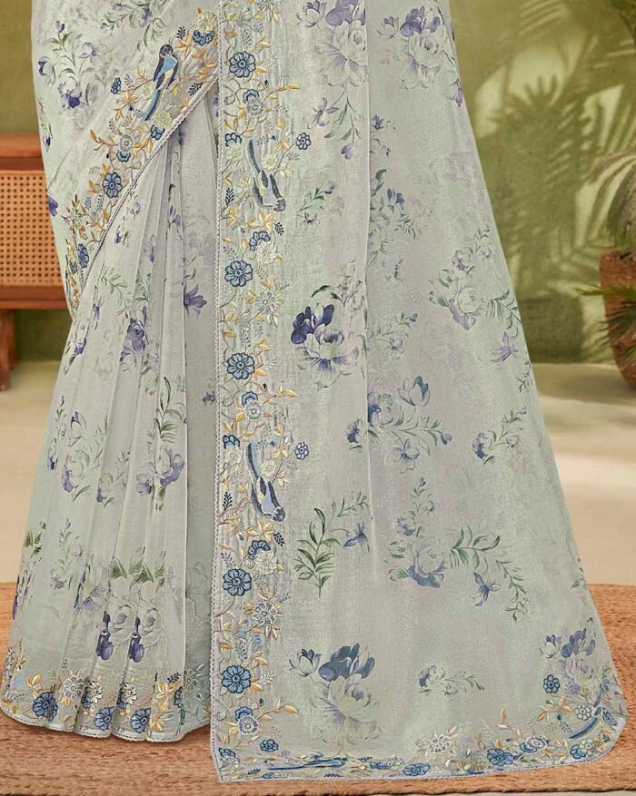 Women Floral Traditional Saree With Blouse - Image 4
